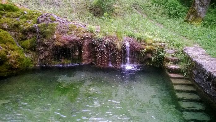 Lavoir et fontaine des essarts 3