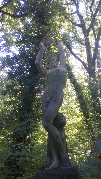 Statue3